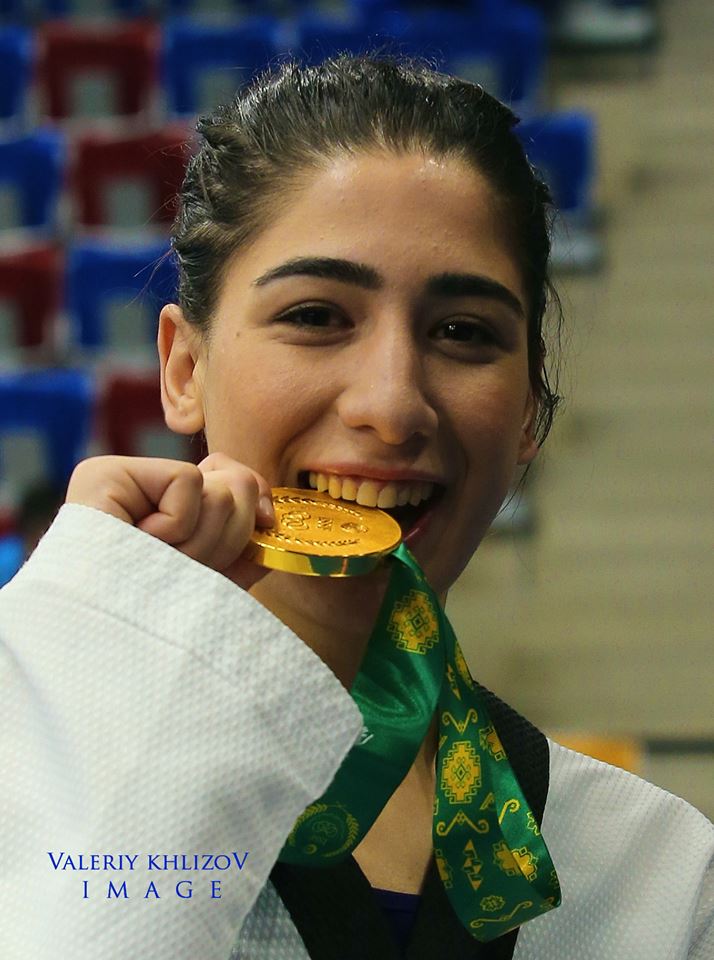 Gözəl taekvondoçumuzdan gözəl final sevinci
