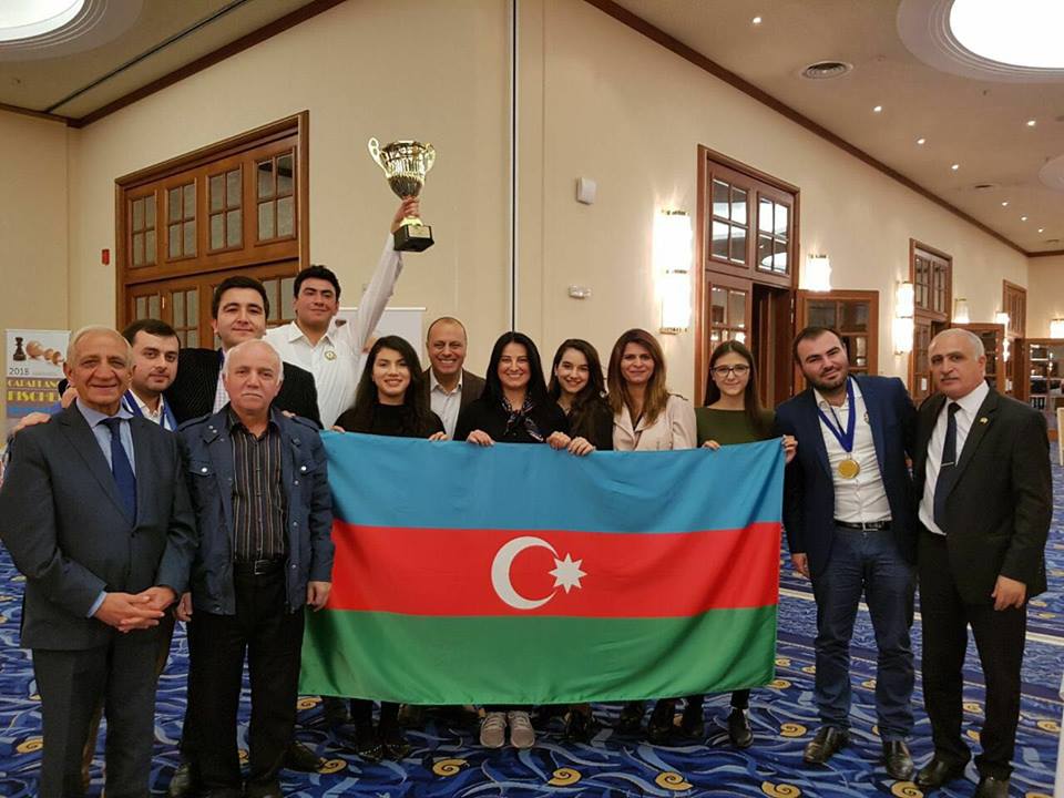 3-qat Avropa çempionlarımıza qızıl medallar və kubok belə təqdim olunub
