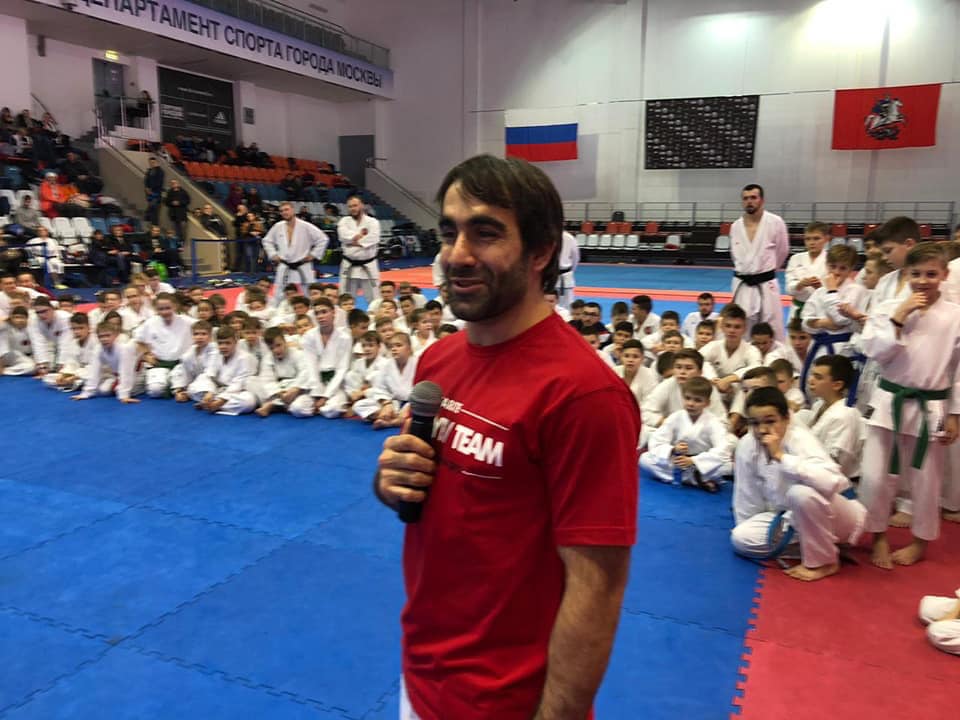 Rafael Ağayev Moskvada karatesevərlər seminar keçib