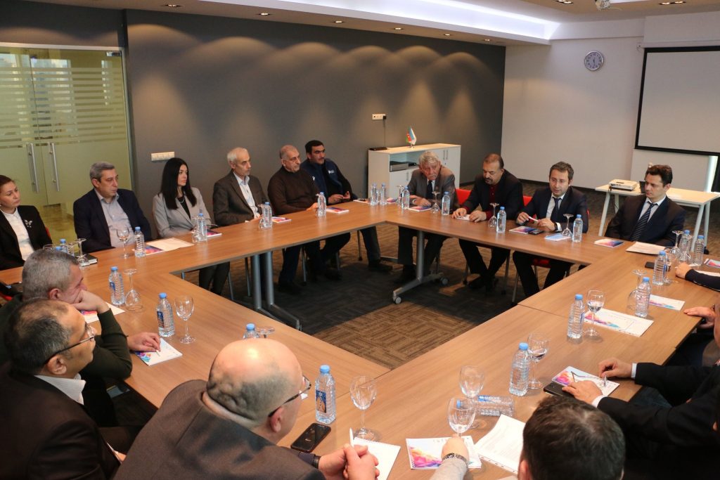 Qılıncoynatma federasiyası ilin yekunlarını müzakirə etdi