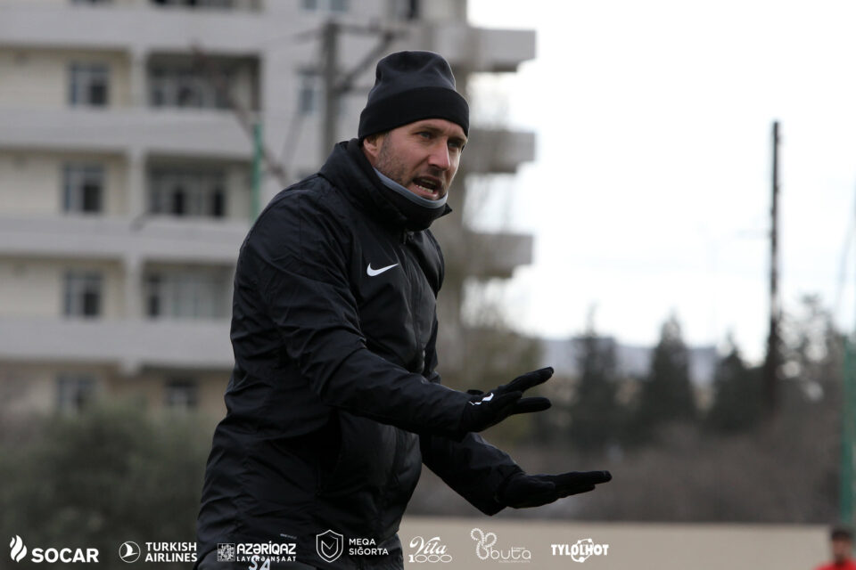 “Bazel”in hücumçusu “Neftçi”yə keçməkdən imtina edib