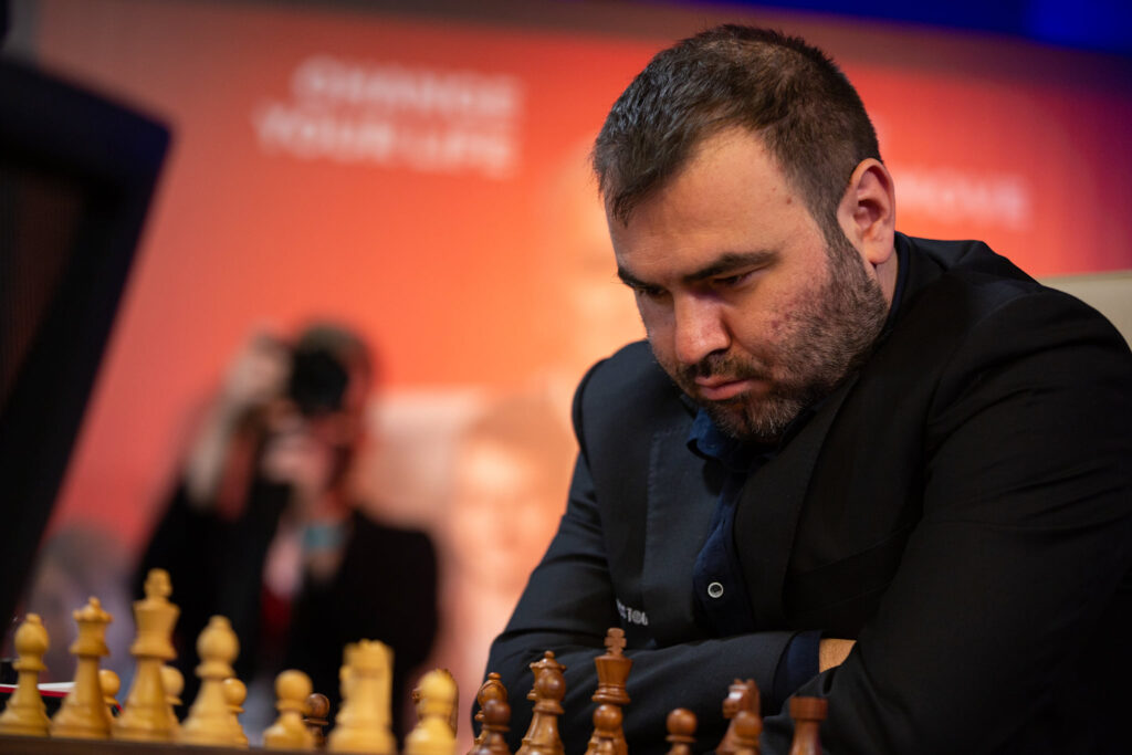 Şəhriyar sıçradı, Teymur yerində qaldı
