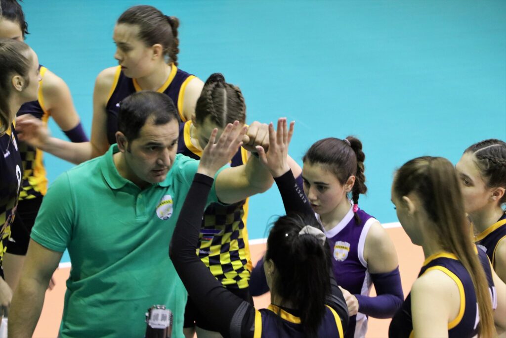 “Tələbələr” ölkə çempionundan 1 set aldı