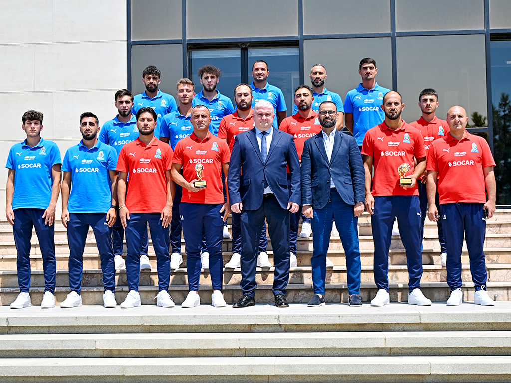 AFFA-nın baş katibi “A” liqasına vəsiqə qazanan çimərlik futbolu millisi ilə görüşüb
