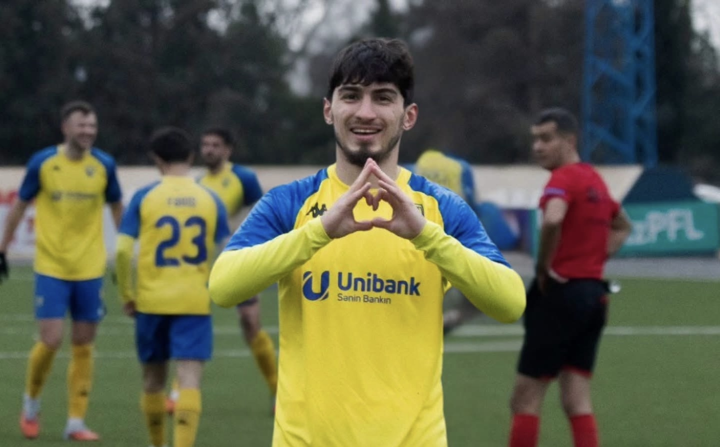 Onunla da vidalaşdı