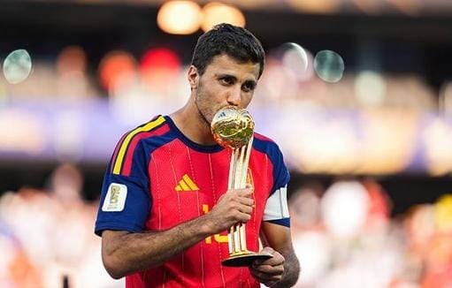 Dünya çempionu “Real”a keçmək istəyir
