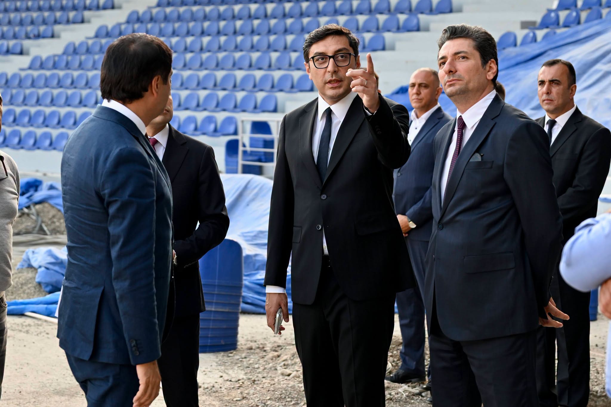 Xankəndi stadionunda yenidənqurma ilə maraqlanıb