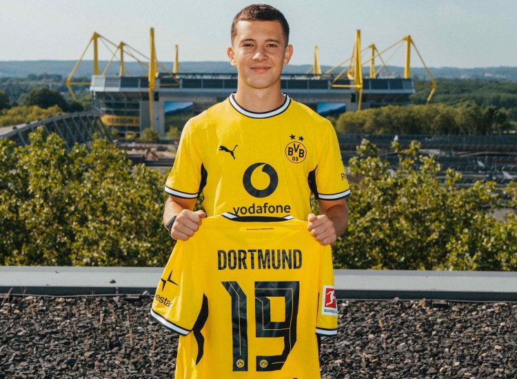 18 yaşlı futbolçu “Dortmund”da