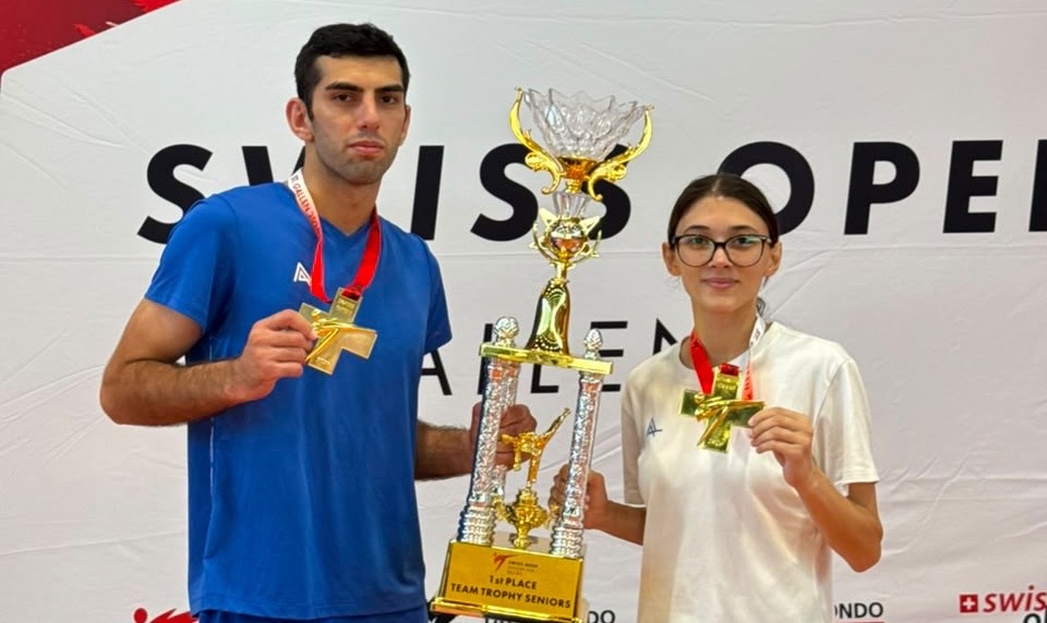 “Sviss open”də birinci yer