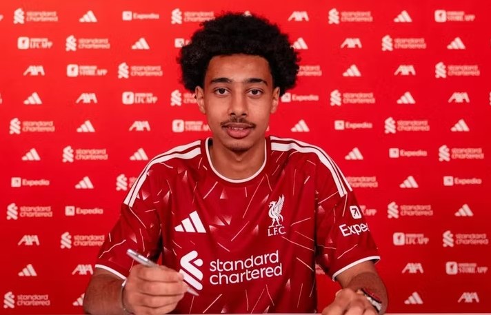 “Liverpul” fransızın keçidini həll etdi