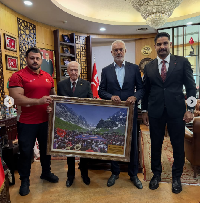 Dünya güləş birliyinin başqanlığa namizədi Dövlət Baxçalı ilə görüşüb – FOTO