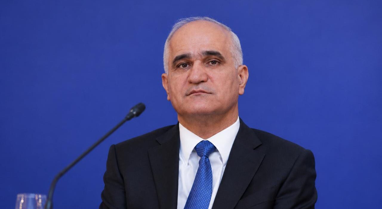 Yenidən prezident seçilib