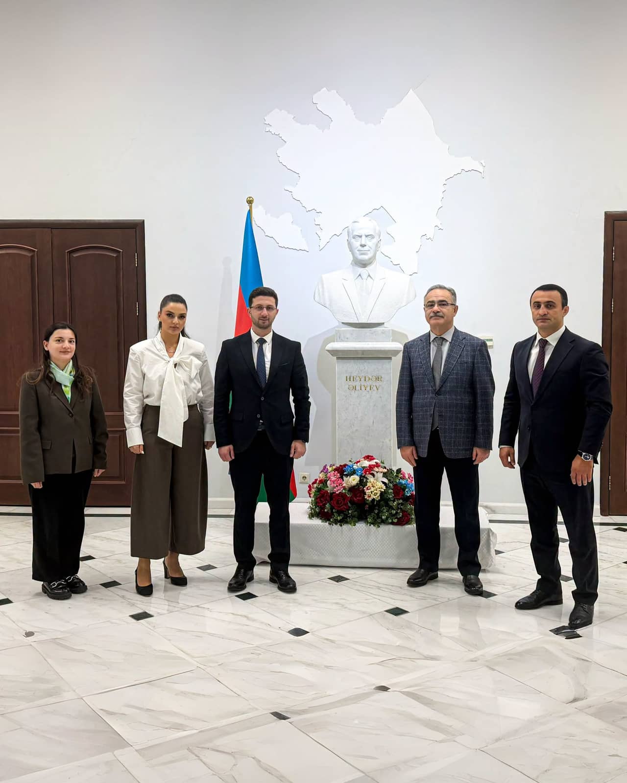 Qazaxıstanda elçimiz Azərbaycan güləş federasiyasının nümayəndə heyətini qəbul edib