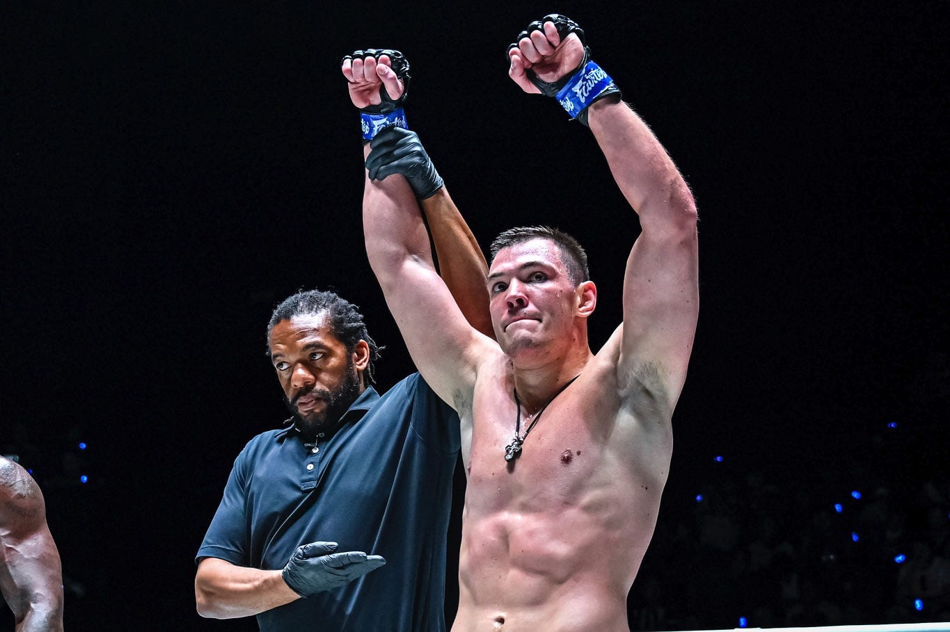 UFC-də çıxış edəcək
