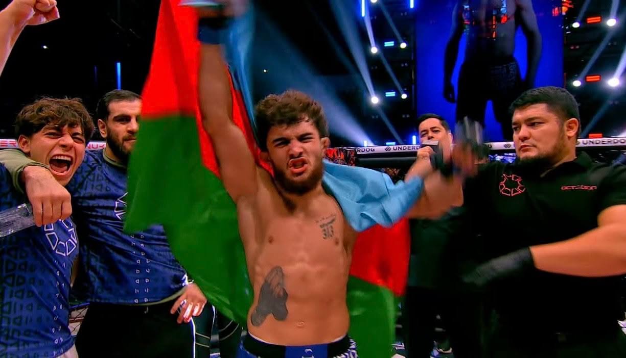 MMA döyüşçüsümüz “İspançik”i öz yerində əzişdirdi